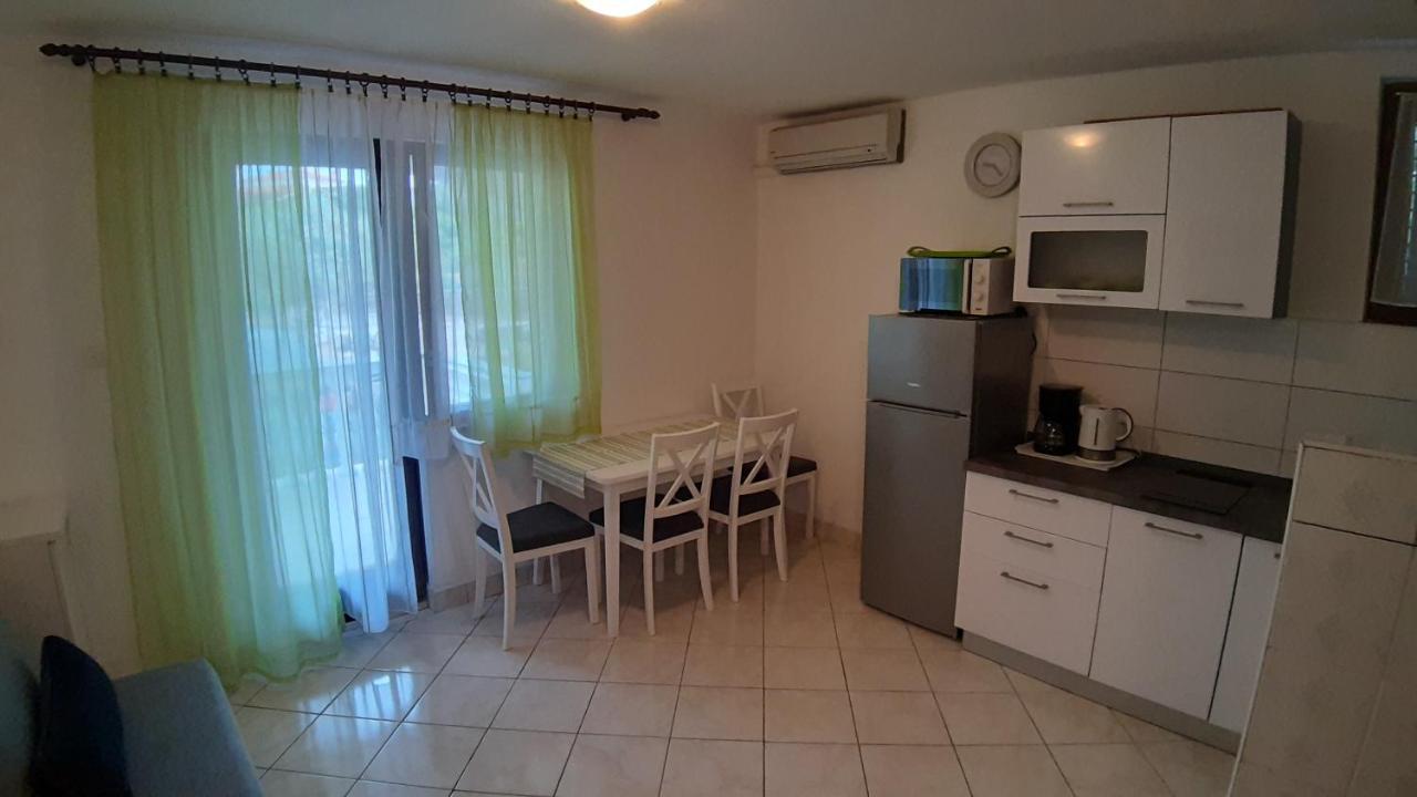 Apartments Rendulic Malinska Ngoại thất bức ảnh