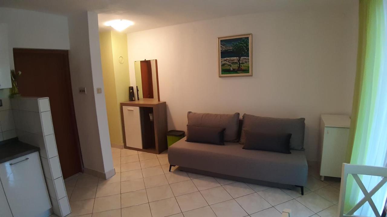 Apartments Rendulic Malinska Ngoại thất bức ảnh