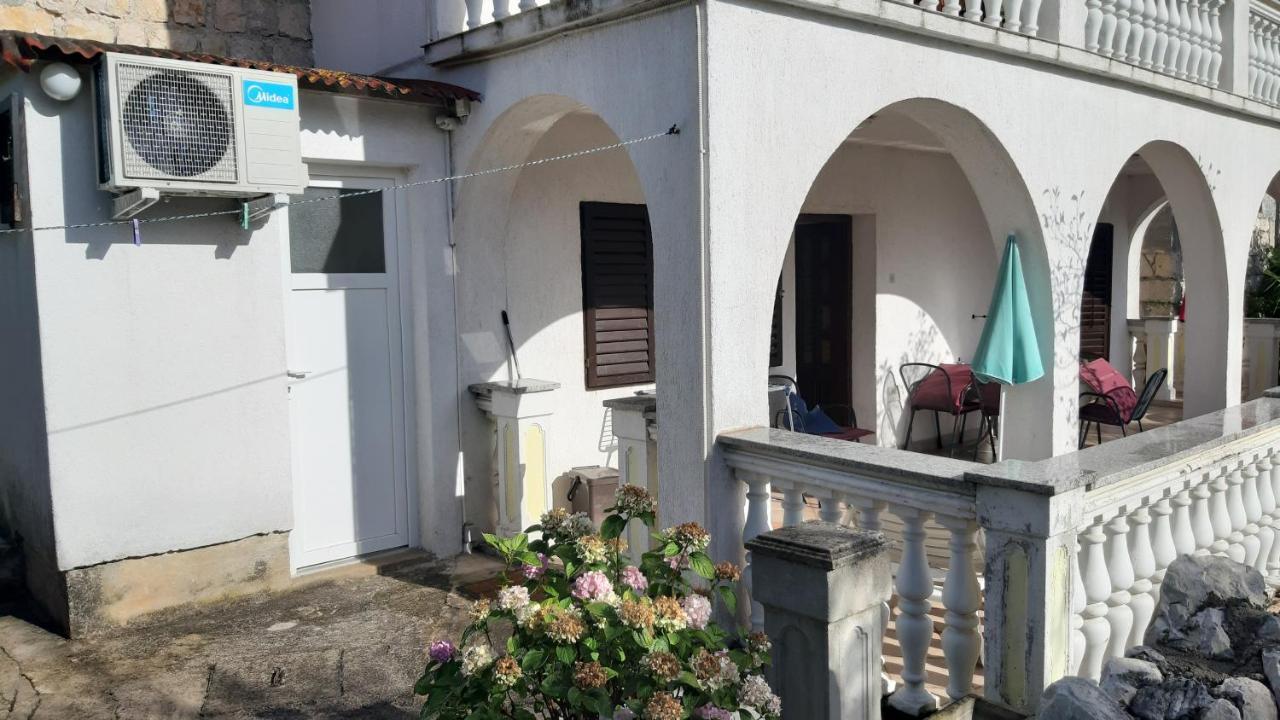 Apartments Rendulic Malinska Ngoại thất bức ảnh