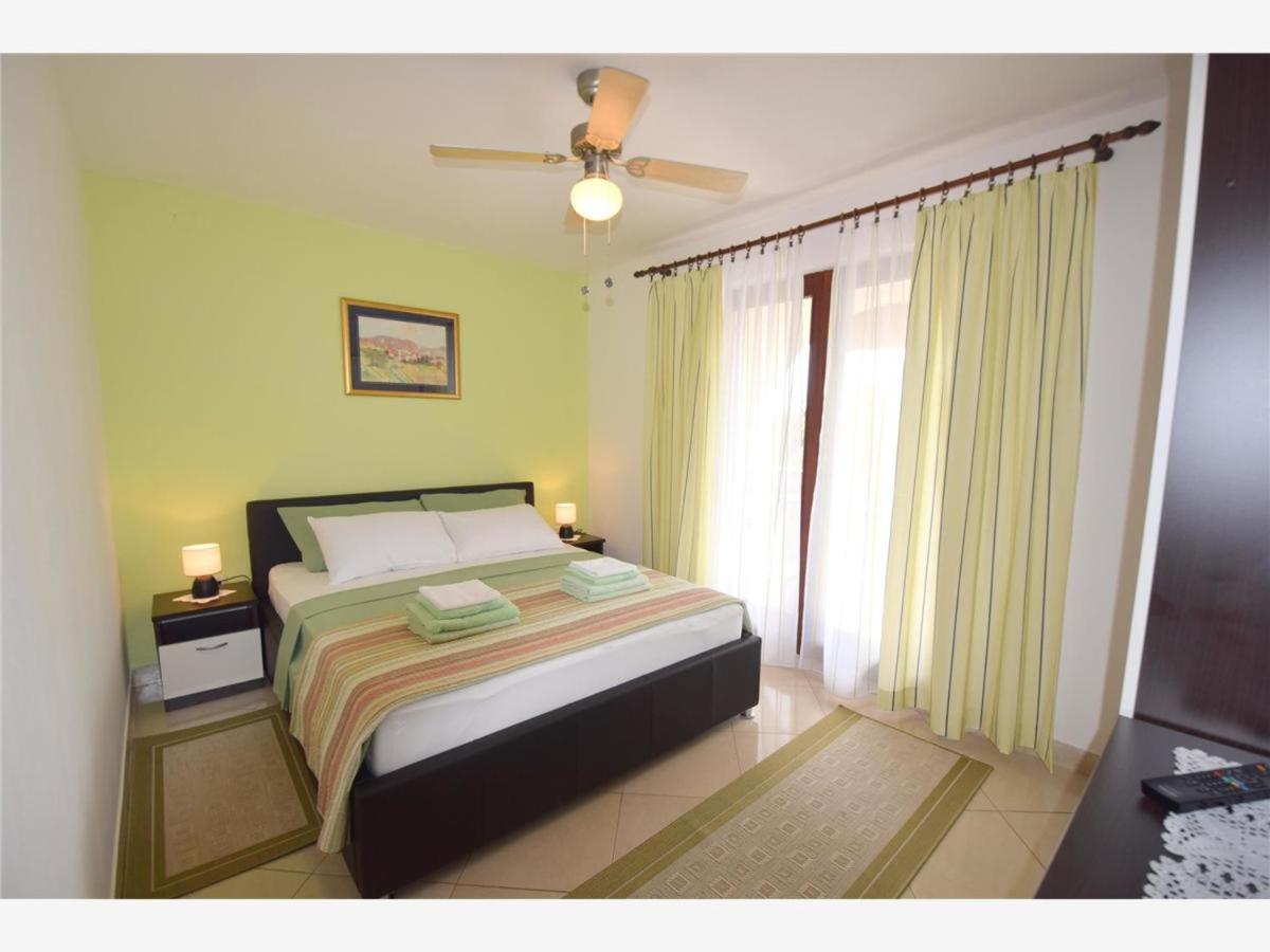 Apartments Rendulic Malinska Ngoại thất bức ảnh