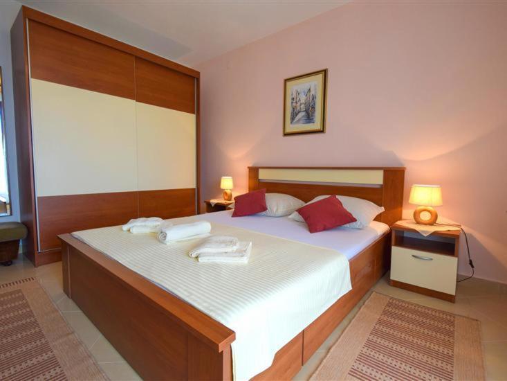 Apartments Rendulic Malinska Ngoại thất bức ảnh